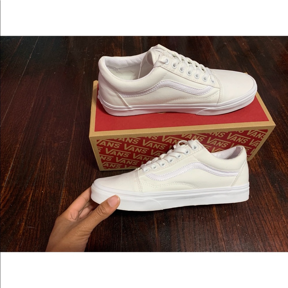 Old Skool Tru White Vans